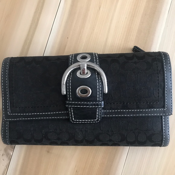 Coach wallet - Picture 1 of 6
